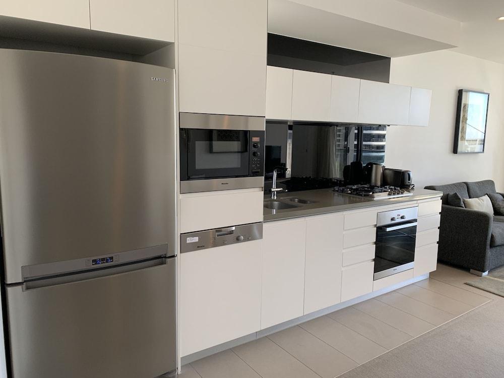 The Oracle Broadbeach 906