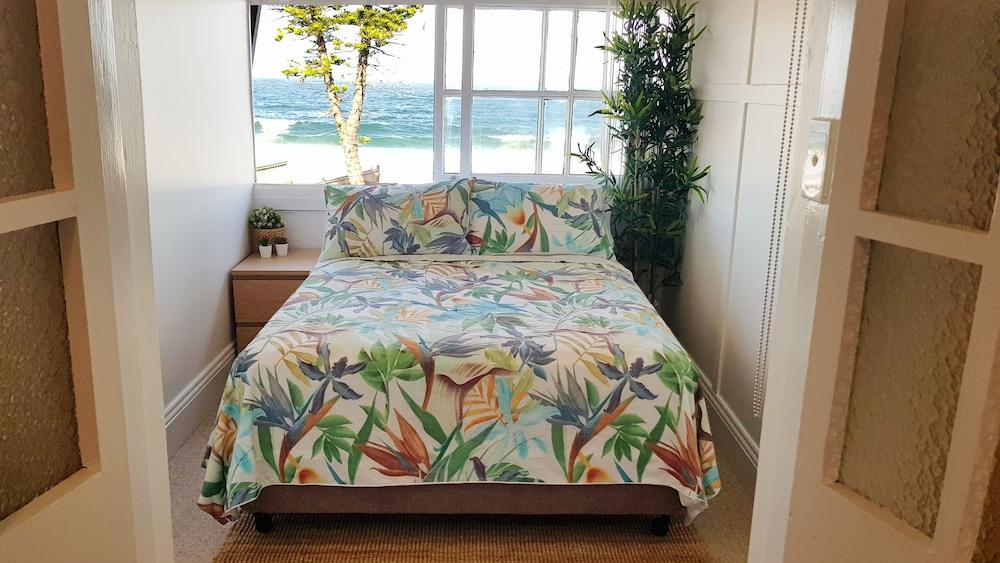 Coachhouse on the Beach