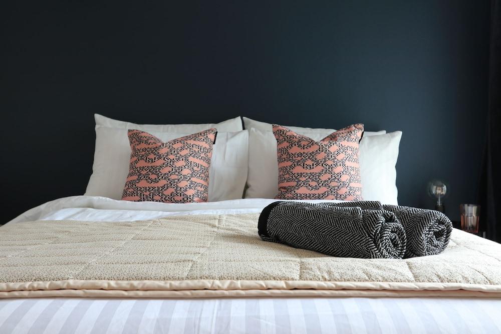 Ecohome on the canal