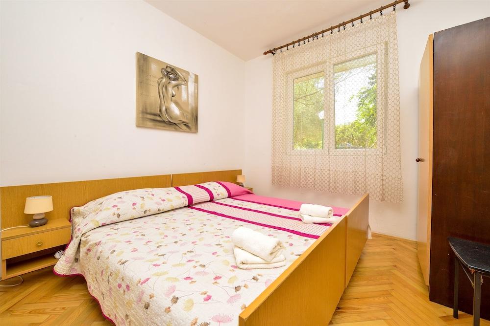 Apartments Villa Ana