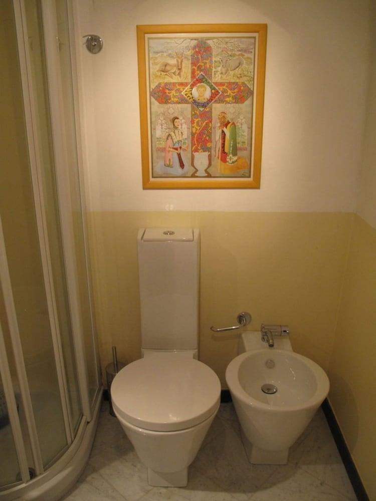 Castelletto With Mountain View