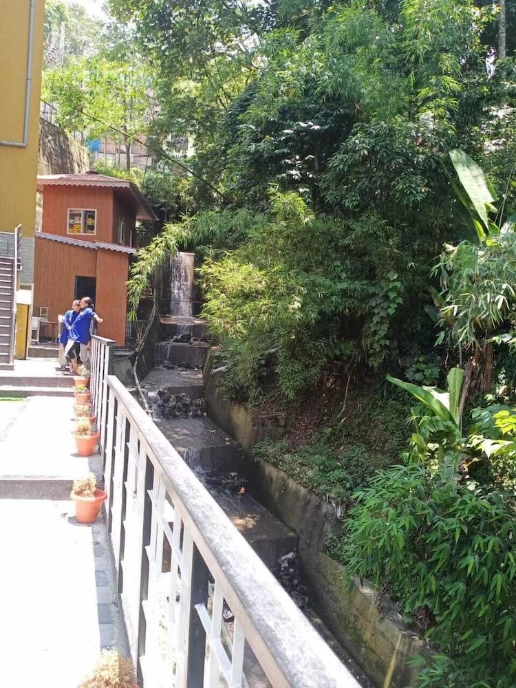 Vatika Himalayan Resort