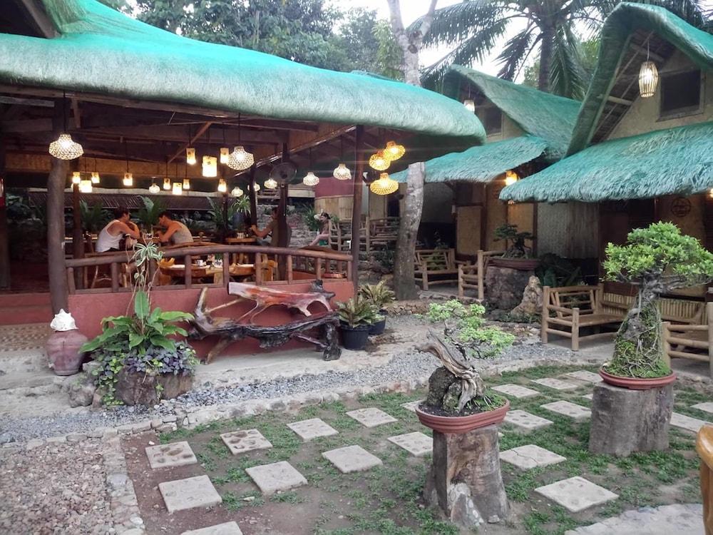 Bahay Kawayan Backpackers Inn