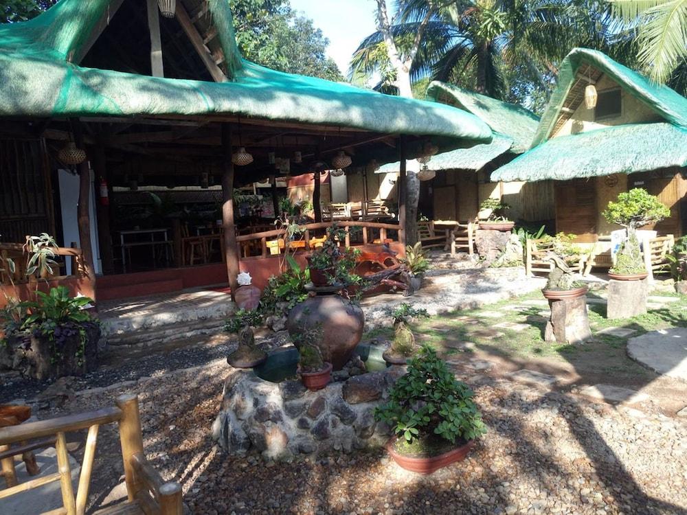 Bahay Kawayan Backpackers Inn