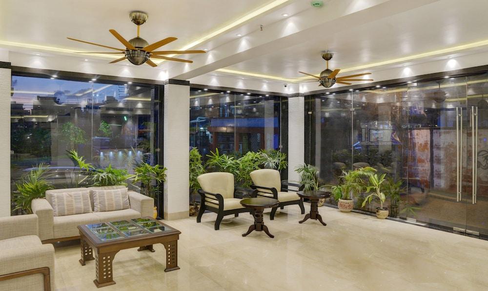 Treebo Premium The Crystal, Chinar Park