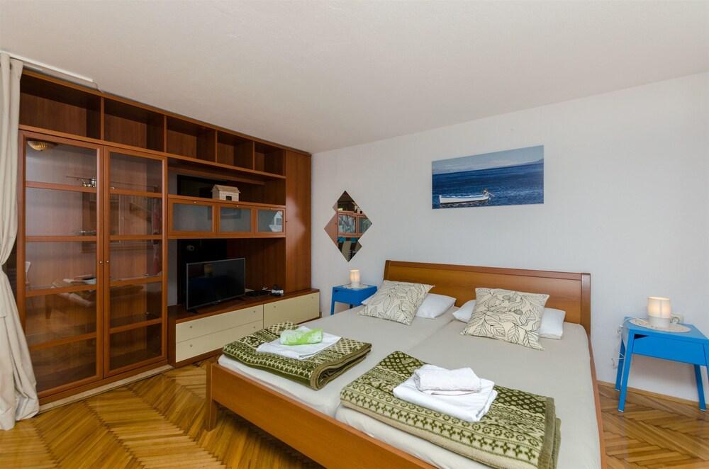 Apartments Zdravka G