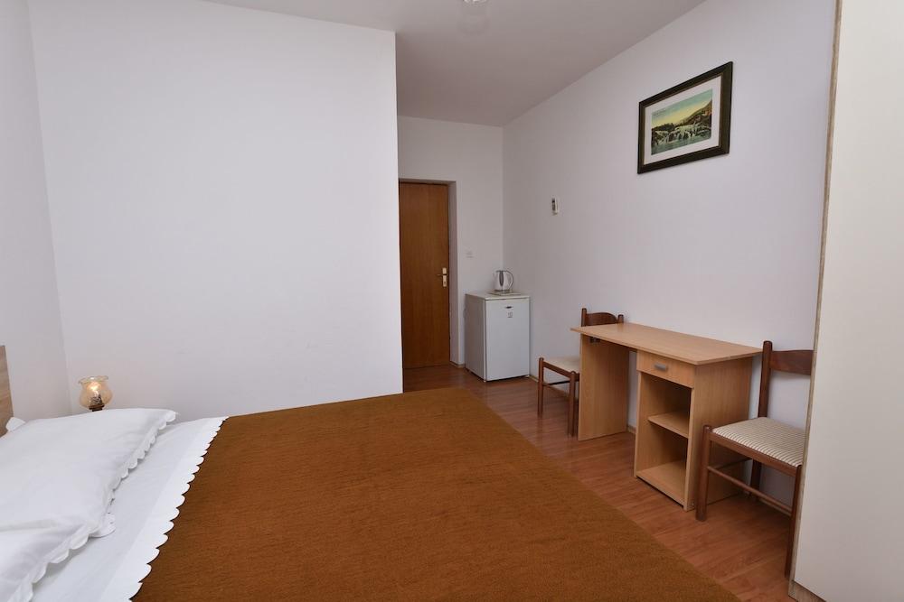 Apartments and Room Kiko