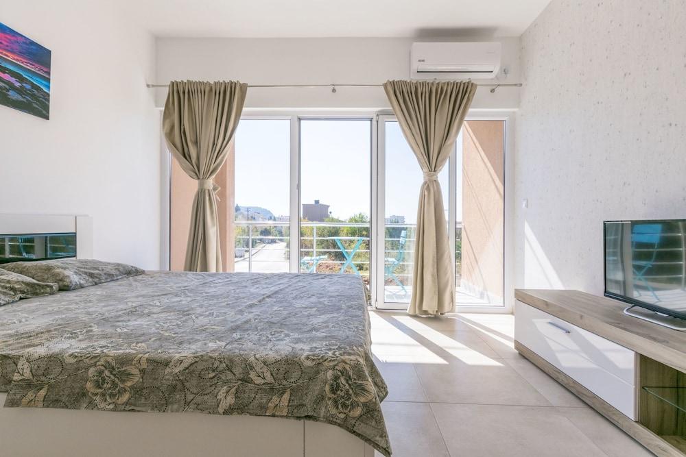 Apartments Dilara