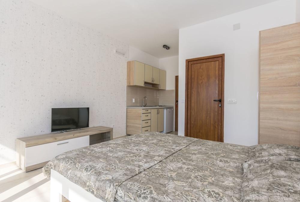 Apartments Dilara