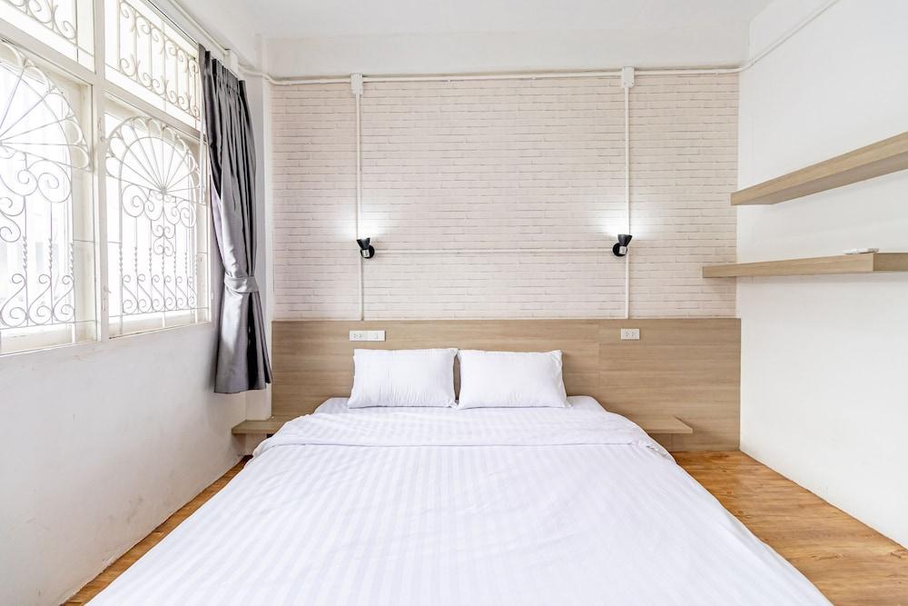 Ze Residence Bang Aor