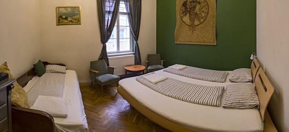 Santico Art Hotel and Hostel