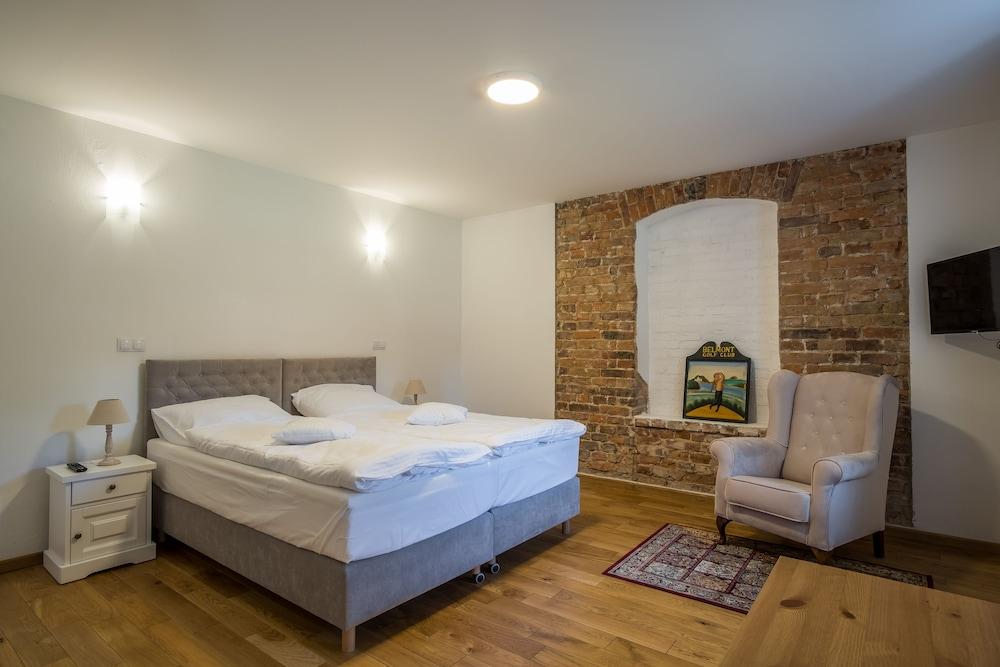 Oficyna przy Pałacu Krobielowice