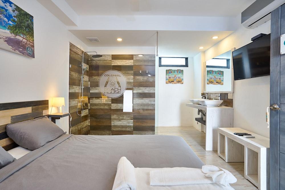 Colonial Beach House