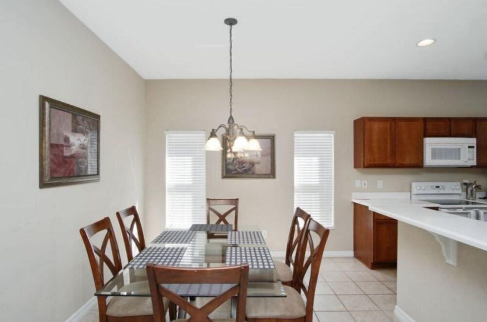 4 BR 3BA Pool Home in West Haven