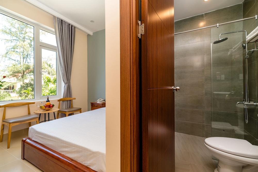 Golden Walls Homestay