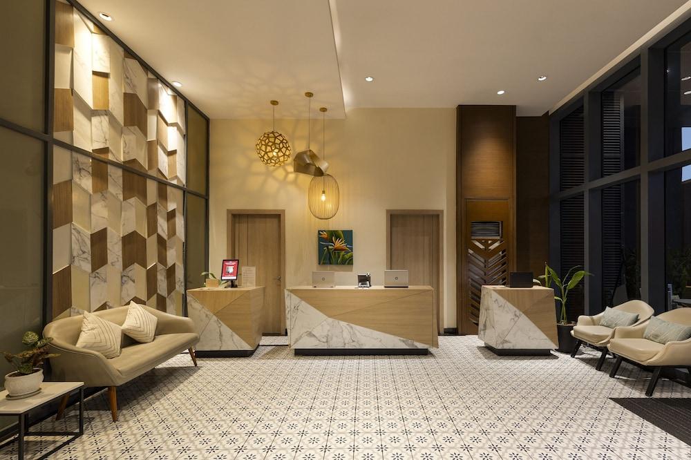 Summit Hotel Greenhills