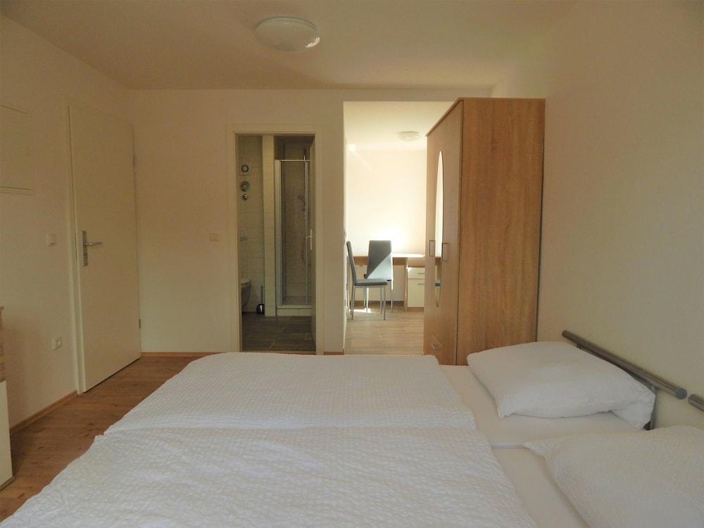 Self Check-In Herrenhaus Katzwang