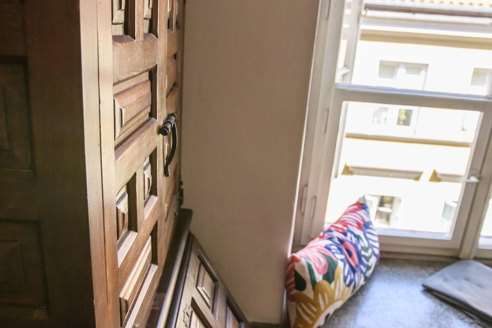 Old Town Folk Apartment