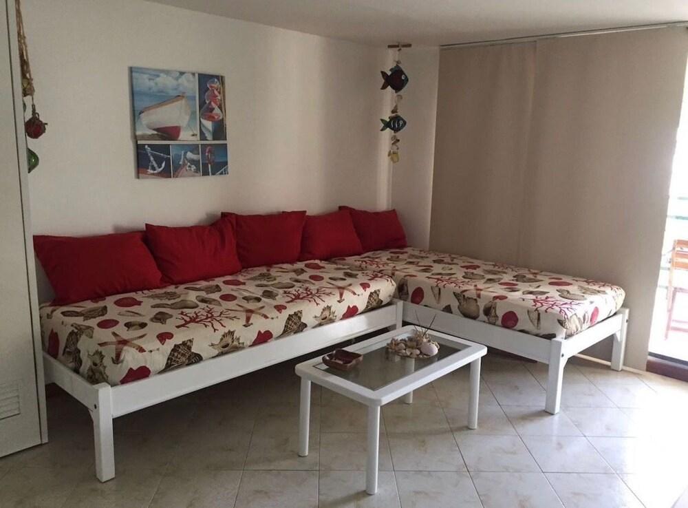 Hansa Coral Apartments