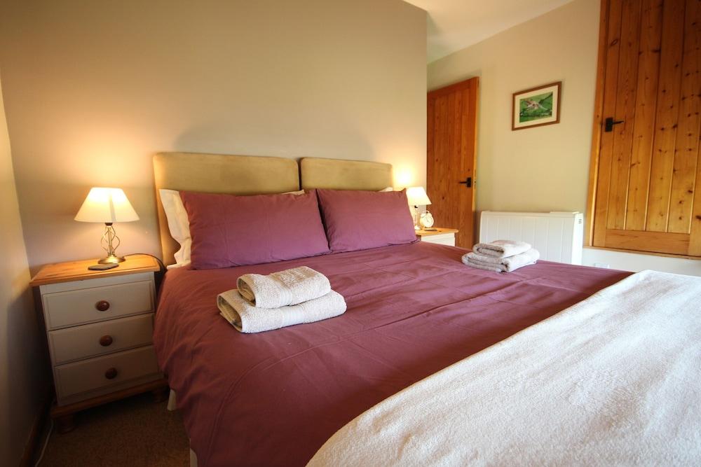 Whitley Elm Cottages