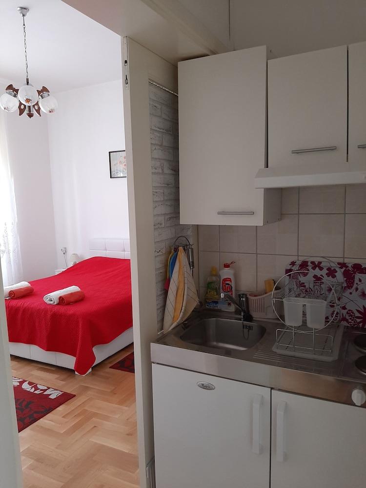 Room & Studios Rina - Adults Only