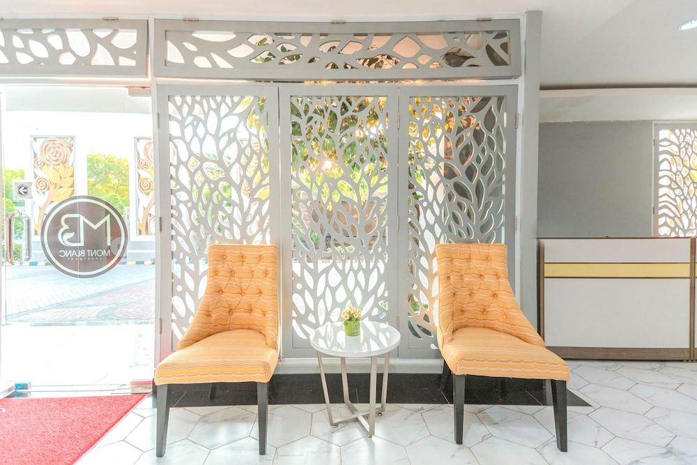 Flagship 750 Mont Blanc