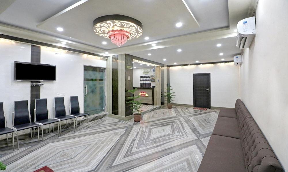 Treebo Trip Hotel Holiday Royal