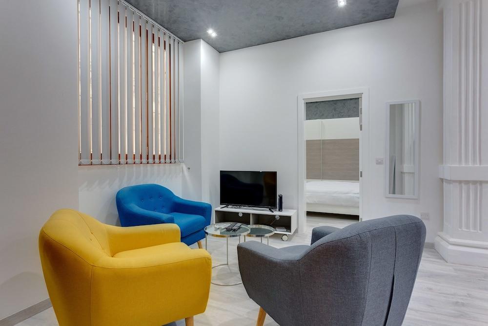 Stylish 3BR Apartment, Fantastic Location in Sliema