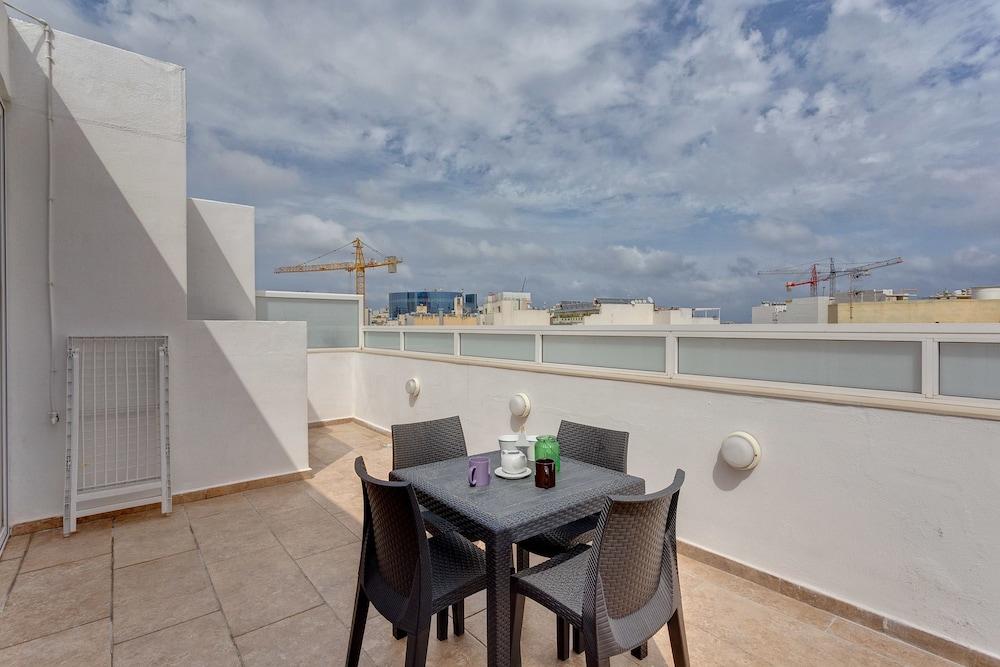 Modern Penthouse in the Heart of Saint Julian's