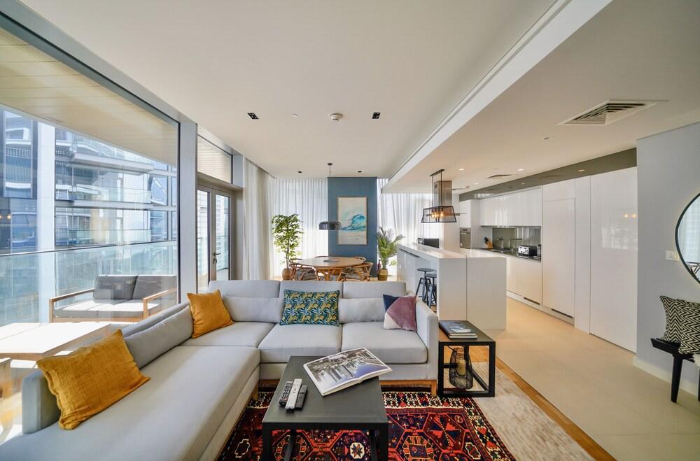 One Perfect Stay-Beach Front Blue Waters