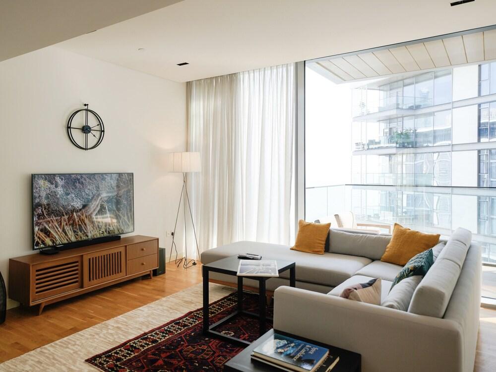 One Perfect Stay-Beach Front Blue Waters