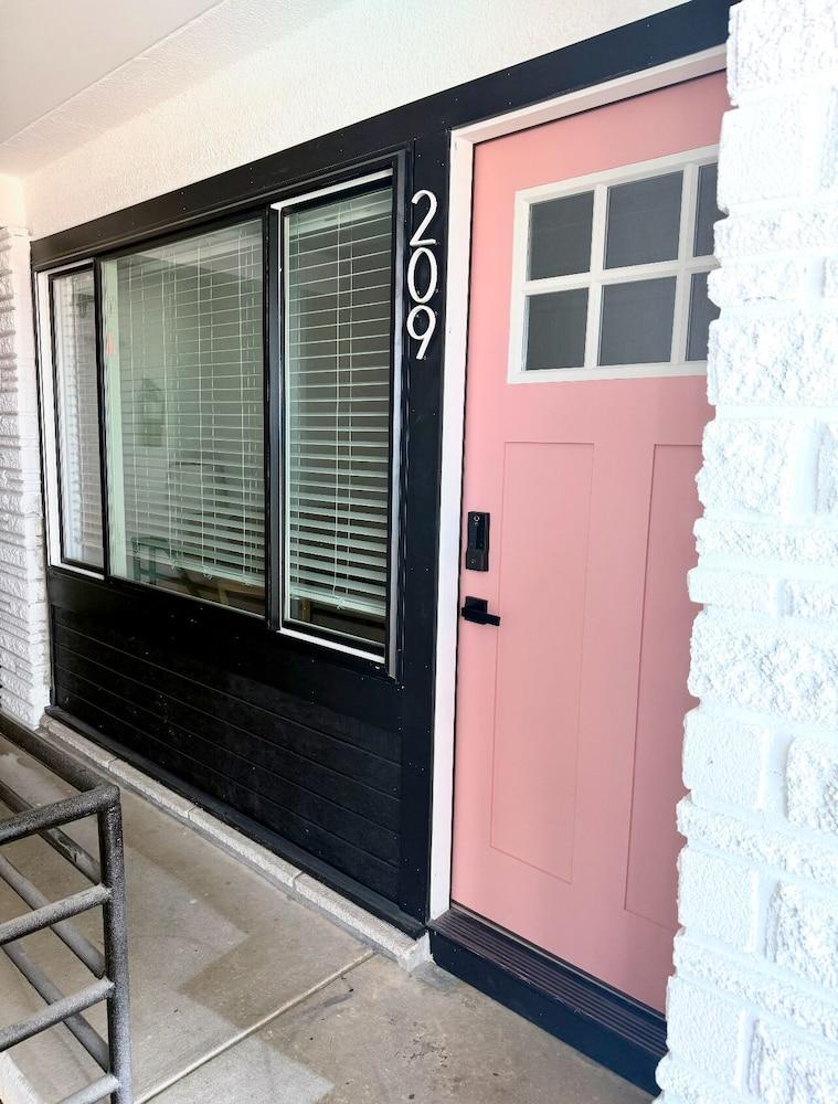 Panoramic Motel & Apartments