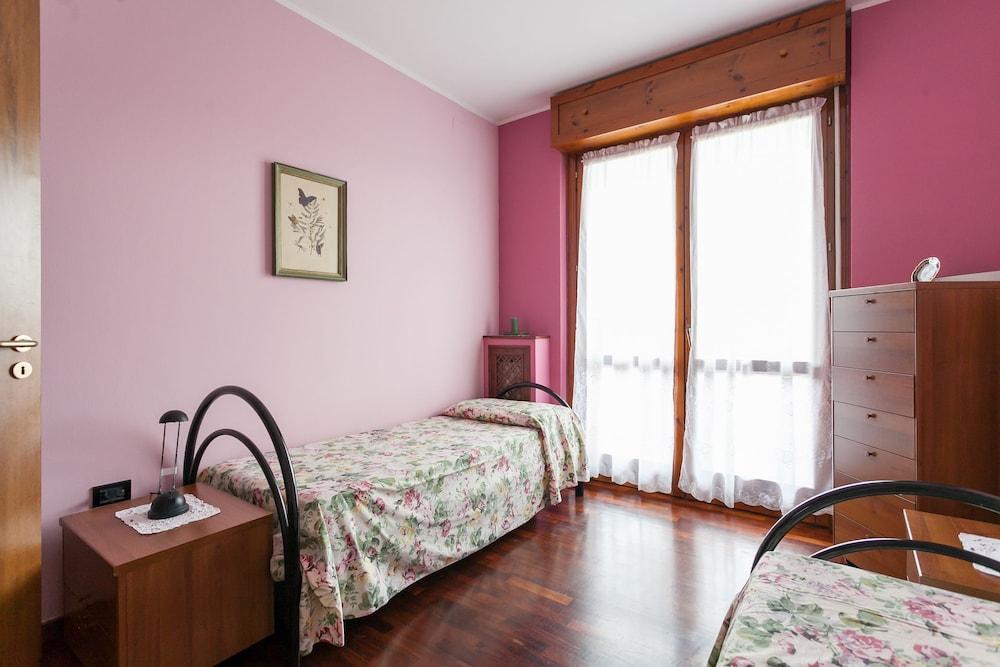 Bollate - Via Dante 33