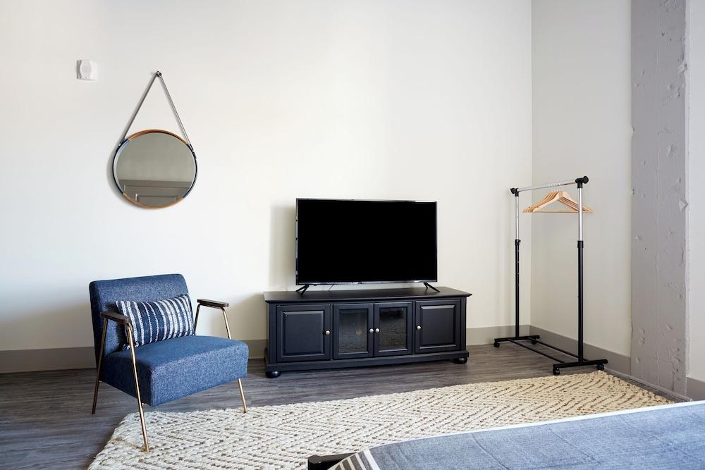 Kasa Altmayer Savannah