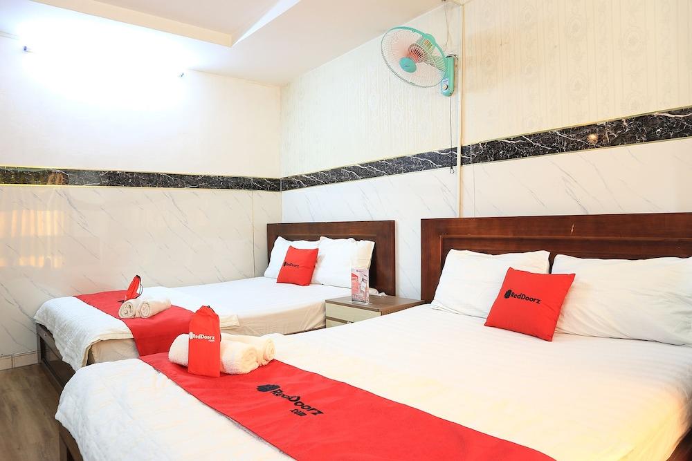 RedDoorz @ Cong Hoa Street