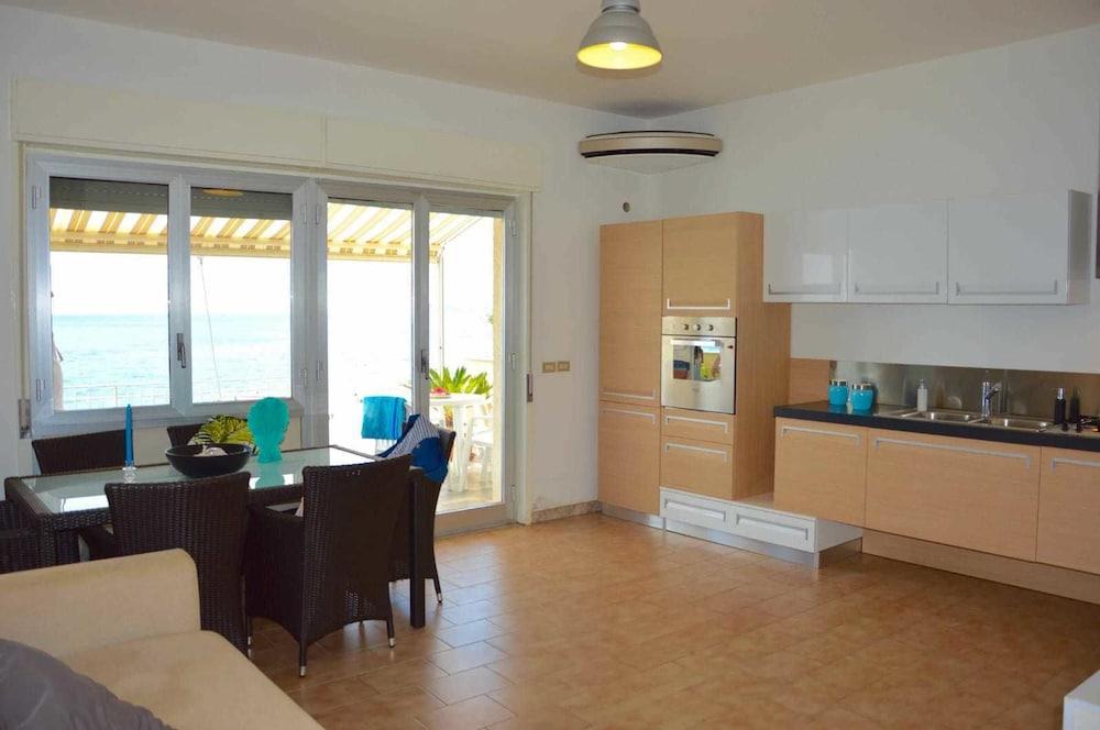 Movida Sea Forza D'Agrò - Taormina