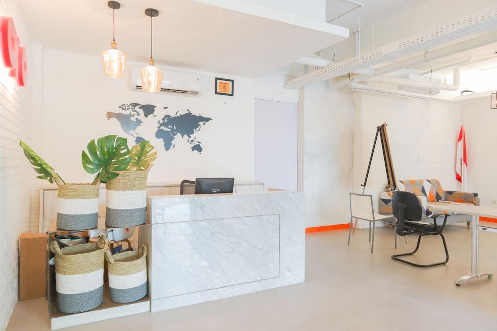 Super OYO 281 Hotelo