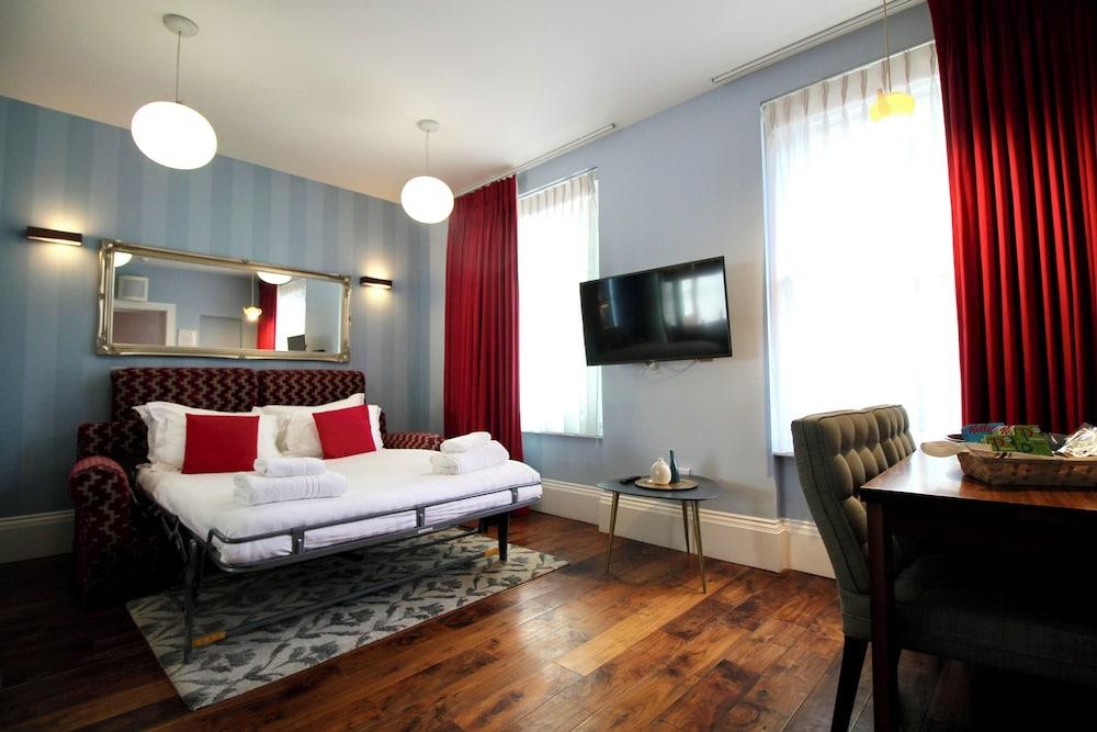 Residences at The Gyle - London