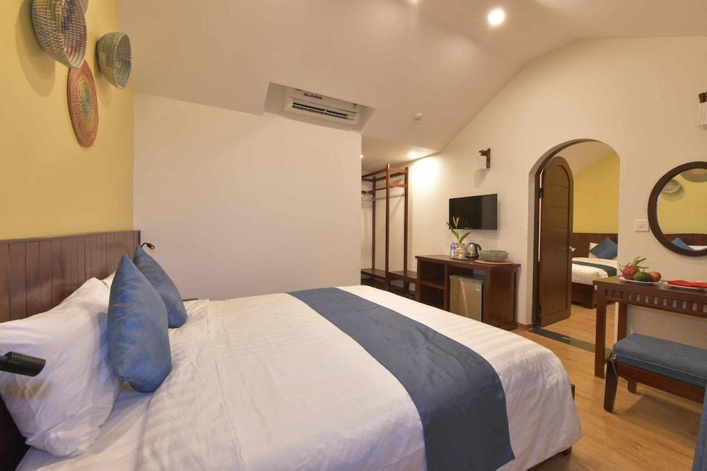 Saclo Villa and Hostel