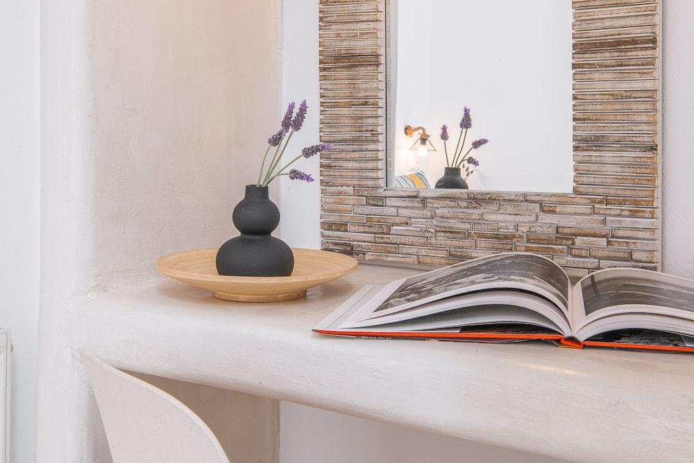 Golden Sunrise Suites