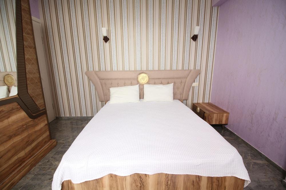 HOTEL MEDEA kvariati