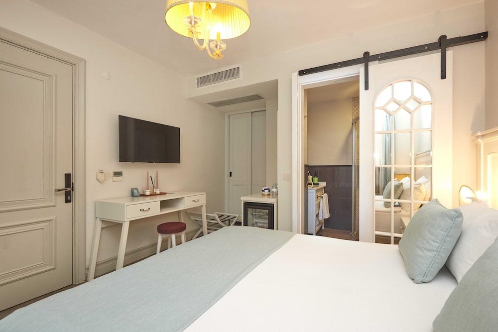 AlaBora Hotel - Alaçatı