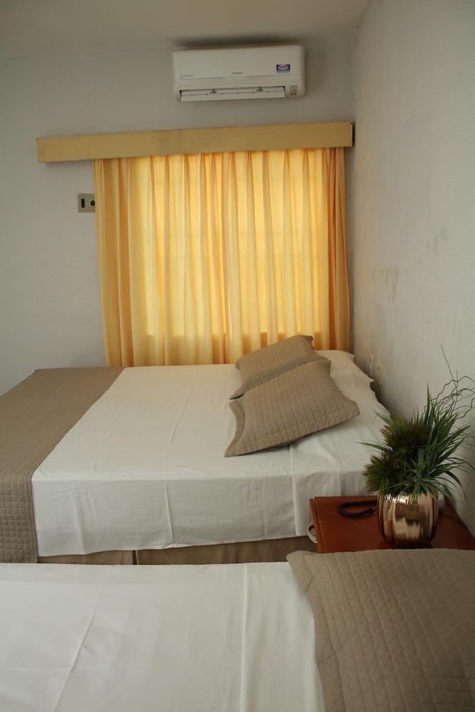 Gurguéia Palace Hotel