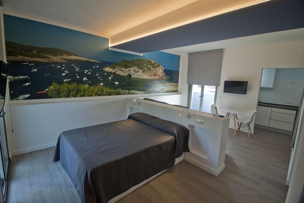 Hostal Sa Vinya Suites