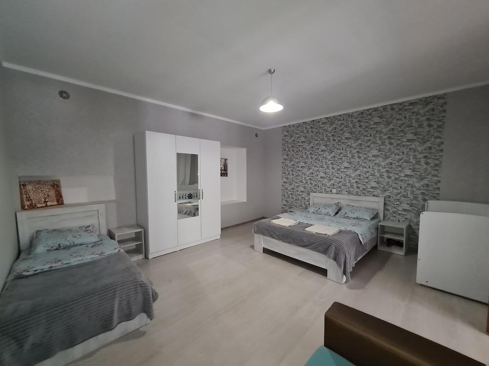 Grayhouse Elia Apartment