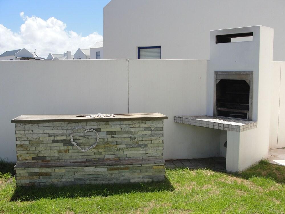 Perfect 10 - Blue Lagoon