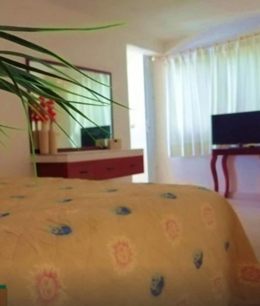 Hotel Laguna Encantada