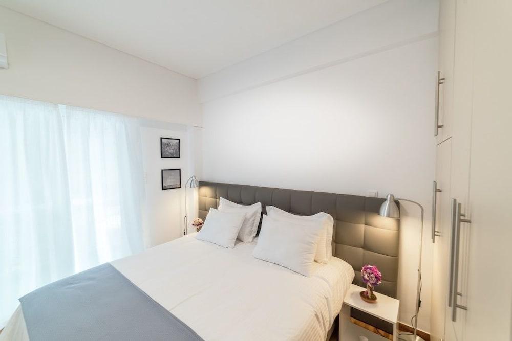 Modern Design Apartment Near Acropolis