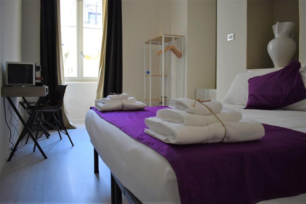 Gatto Bianco Duchessa