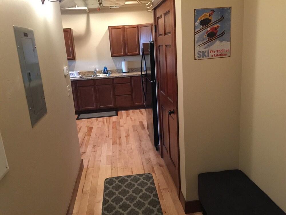 Belgrade - Whispering Pines 7A